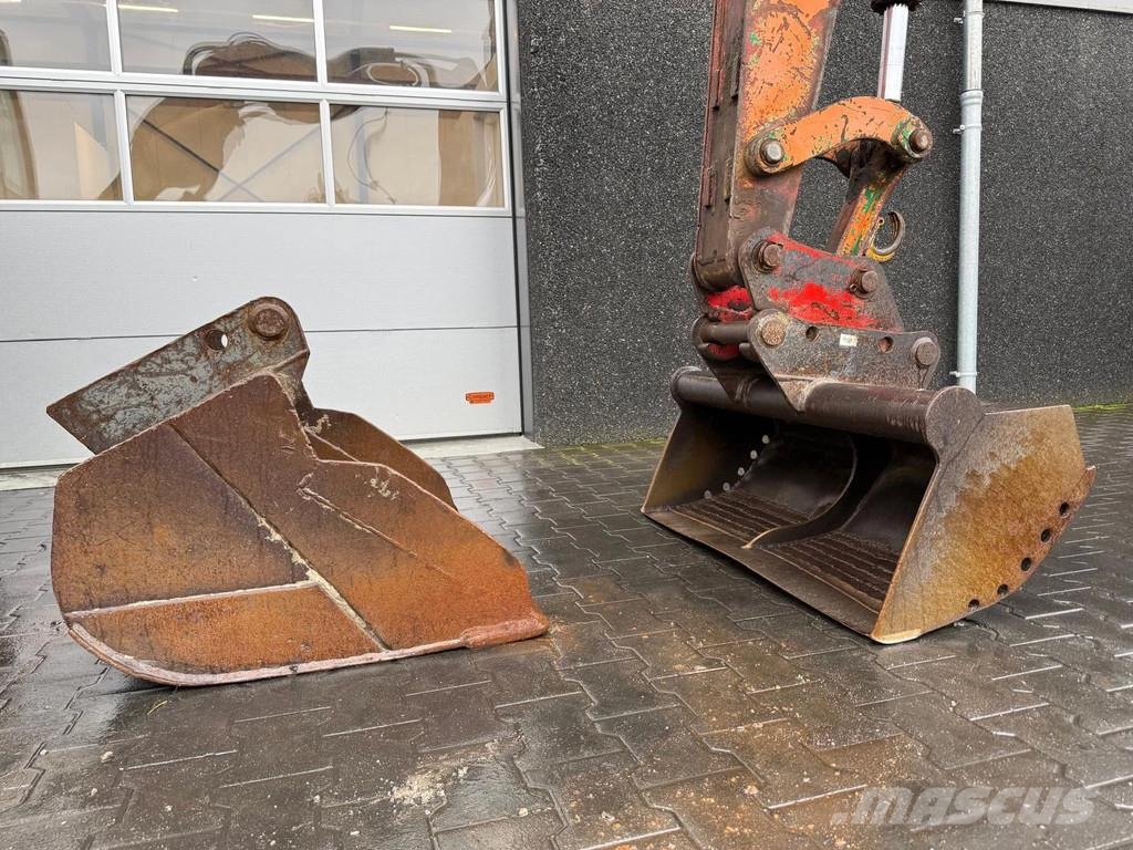 Schaeff HML31 Közepes (midi) kotrók 7 t - 12 t