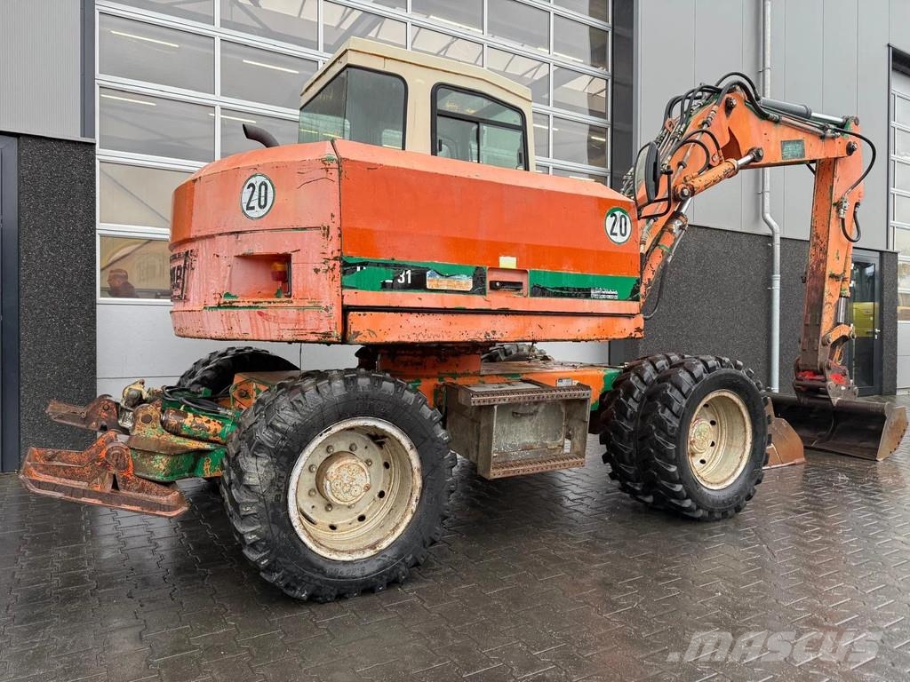 Schaeff HML31 Közepes (midi) kotrók 7 t - 12 t