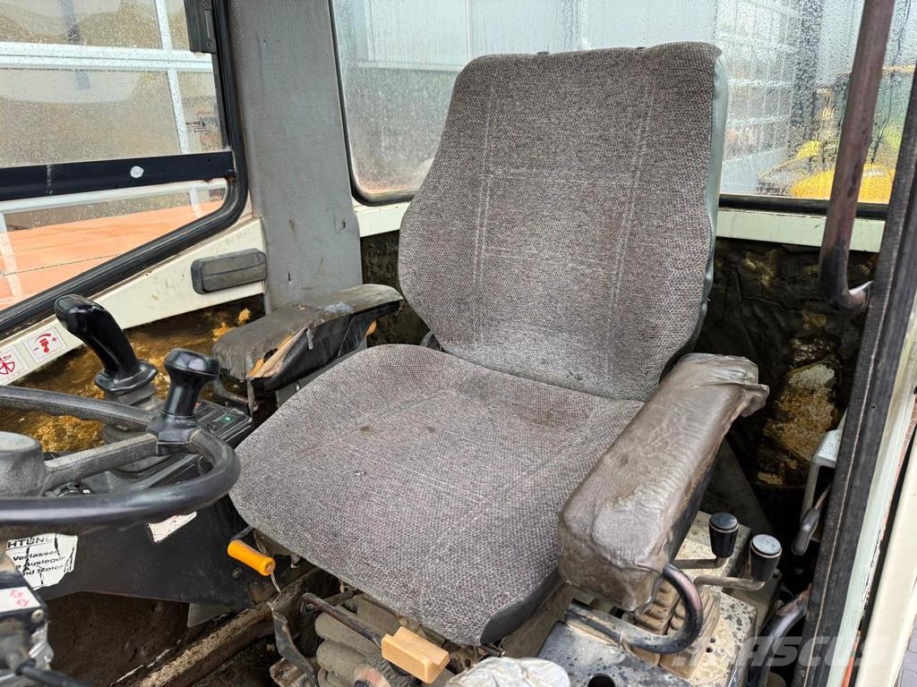 Schaeff HML31 Közepes (midi) kotrók 7 t - 12 t