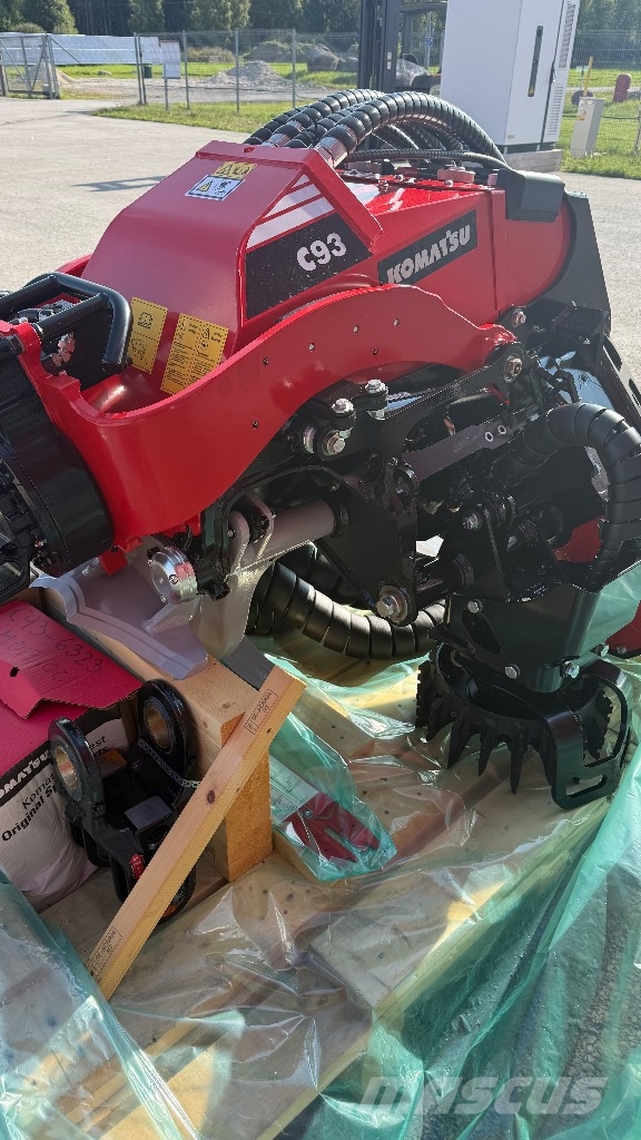 Komatsu C 93 Žatevné hlavy