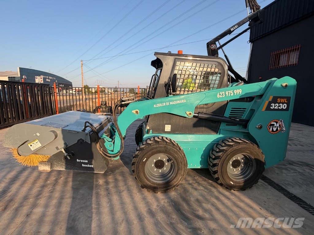 Sunward SWL 3230 لوادر انزلاقية التوجيه