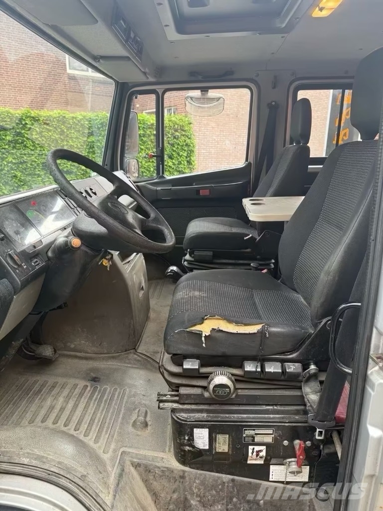 Mercedes-Benz 816 Camiones caja cerrada