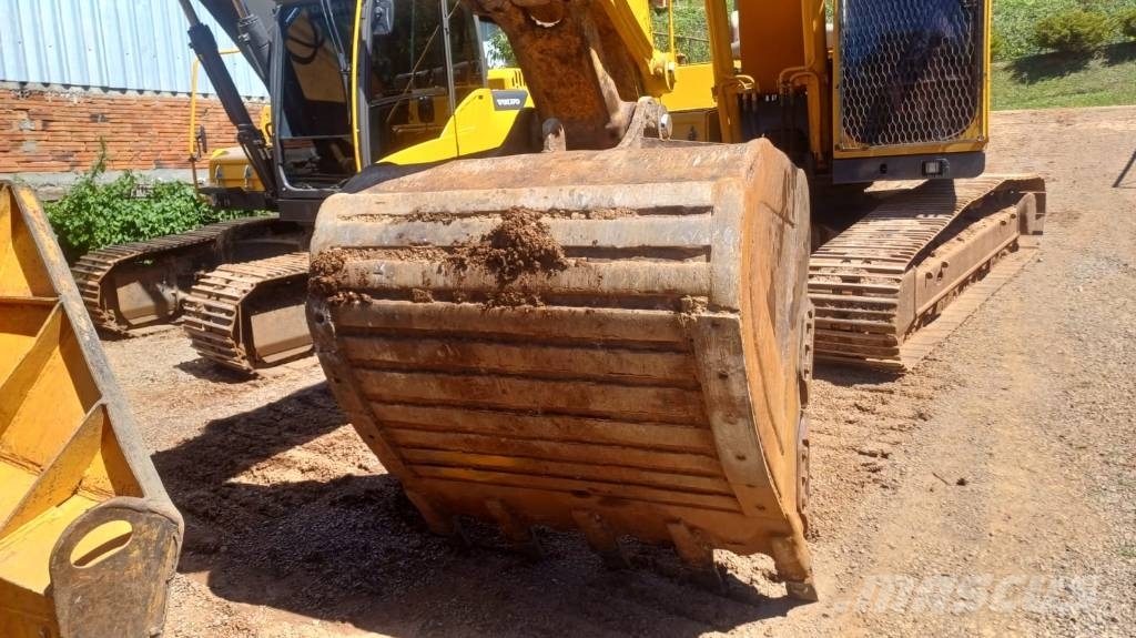 SDLG LG 6250 E Raupenbagger