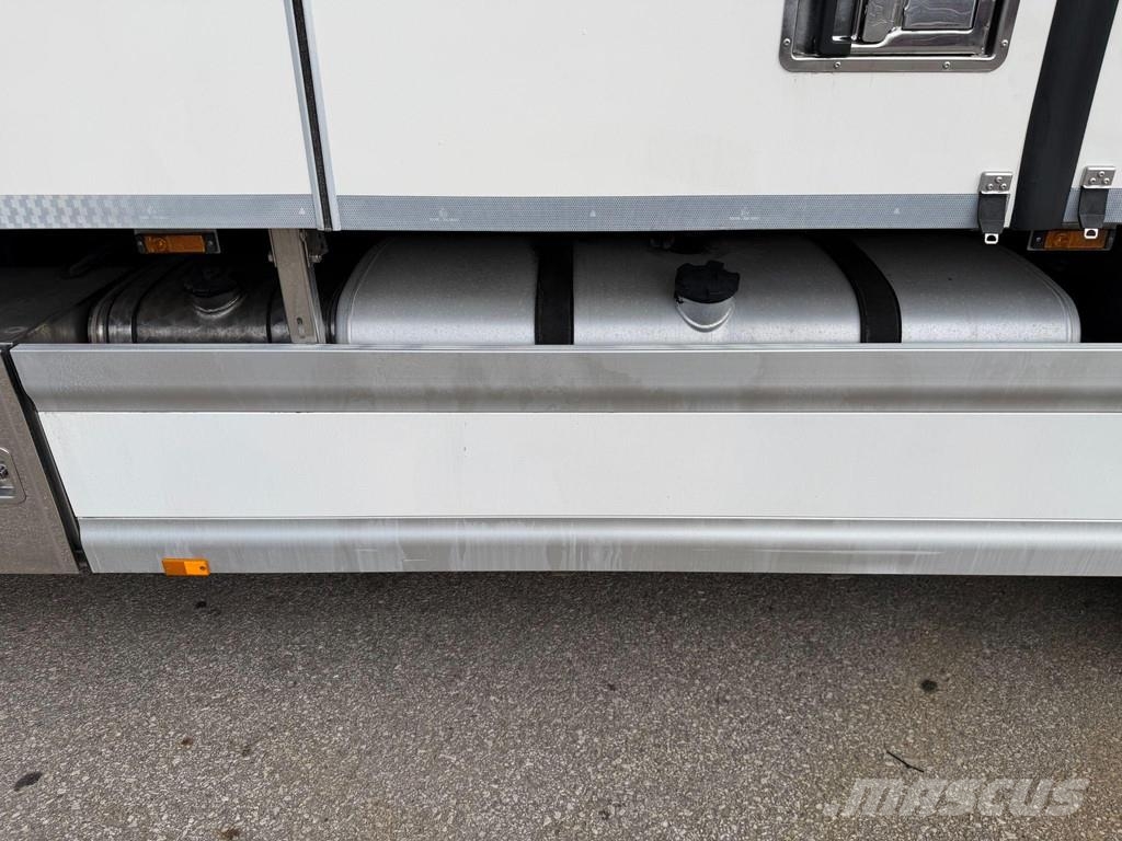 DAF XF440 6X2*4 EURO6 + SIDE OPENING + CARRIER SUPRA 1 Isotermos y frigoríficos