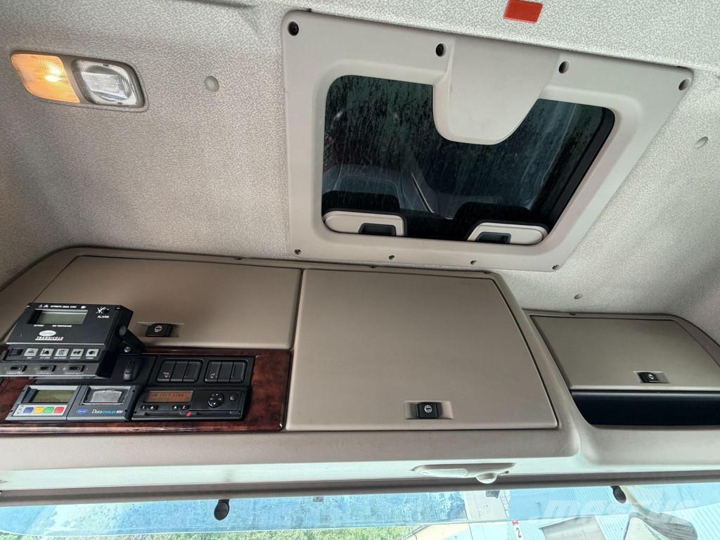 DAF XF440 6X2*4 EURO6 + SIDE OPENING + CARRIER SUPRA 1 Isotermos y frigoríficos