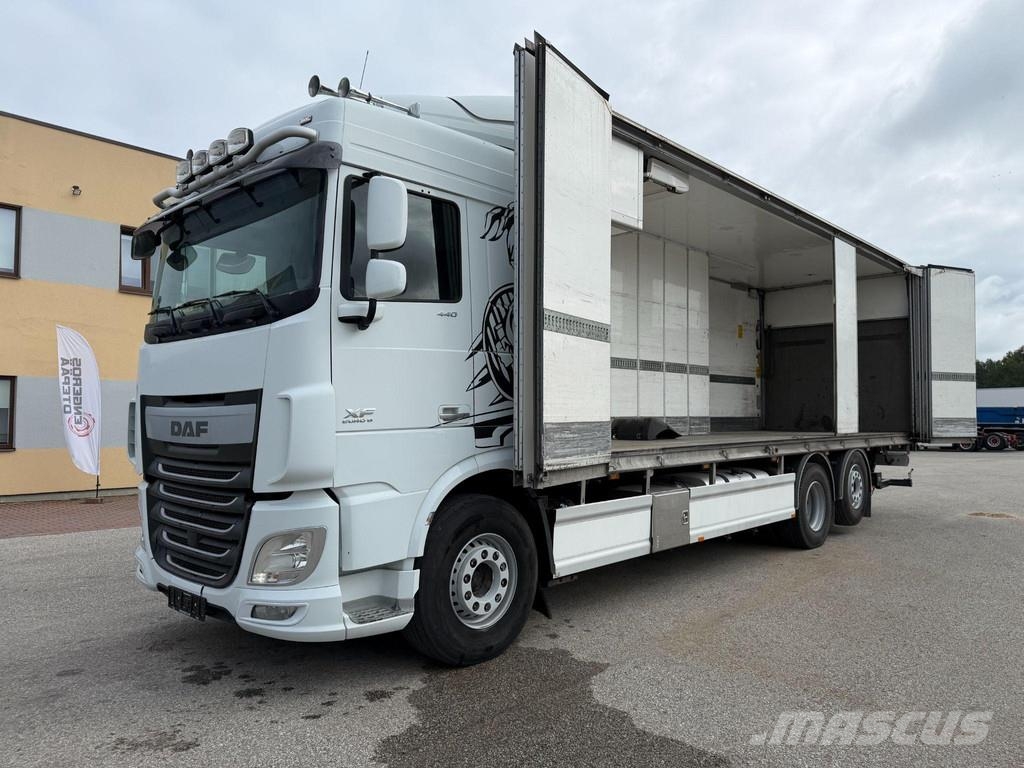 DAF XF440 6X2*4 EURO6 + SIDE OPENING + CARRIER SUPRA 1 Isotermos y frigoríficos