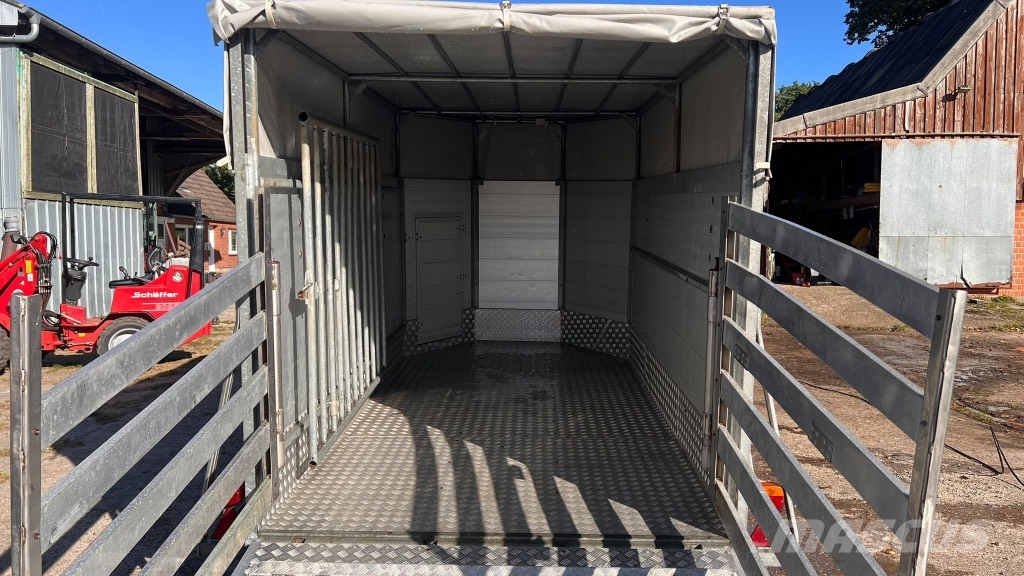 Köper 3500kg Alu Viehwagen Vietransporter Dzīvnieku transportēšanas piekabes