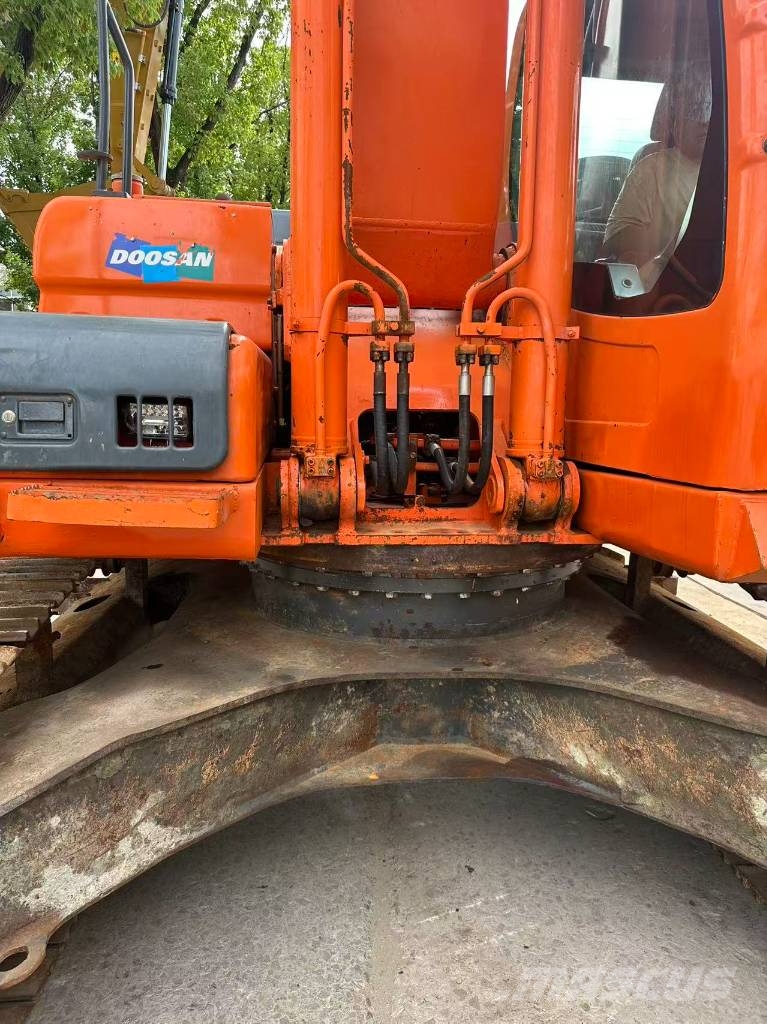 Doosan DX 300 LC 大型油圧ショベル12t以上(パワーショベル・ユンボ)