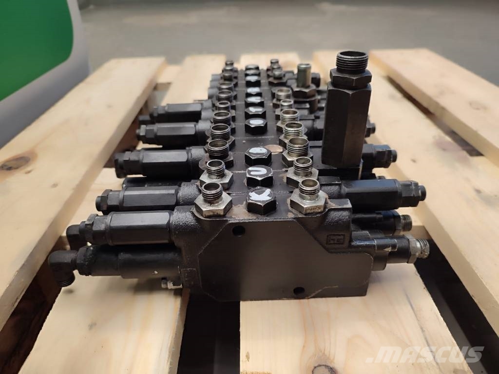 Kubota Hydraulic distributor RG138-61131 RG13861131 Хидравлични