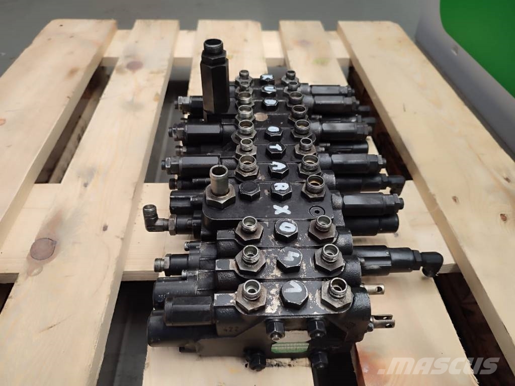 Kubota Hydraulic distributor RG138-61131 RG13861131 Хидравлични