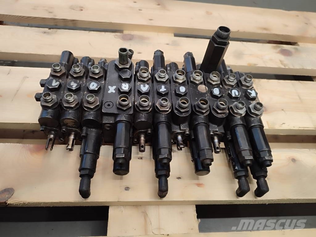 Kubota Hydraulic distributor RG138-61131 RG13861131 Хидравлични