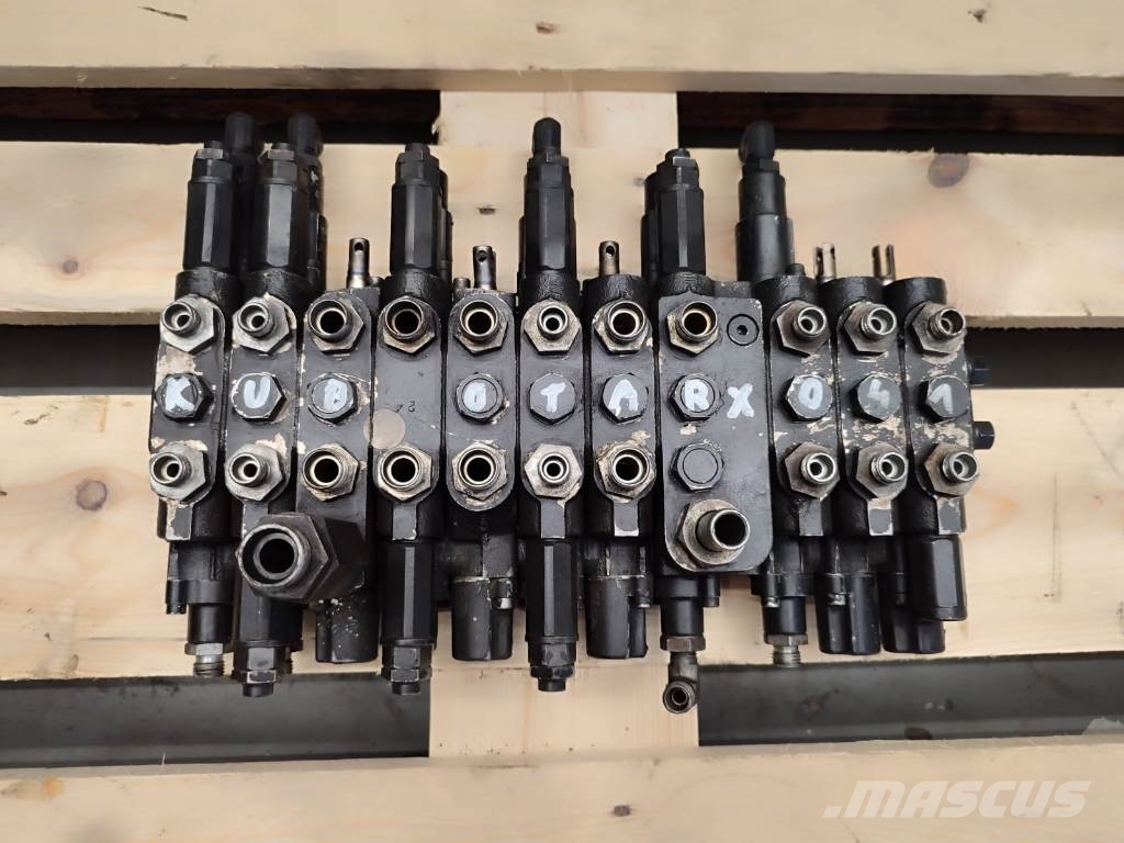 Kubota Hydraulic distributor RG138-61131 RG13861131 Хидравлични