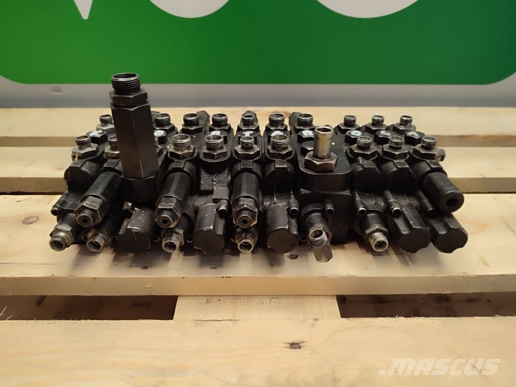 Kubota Hydraulic distributor RG138-61131 RG13861131 Хидравлични