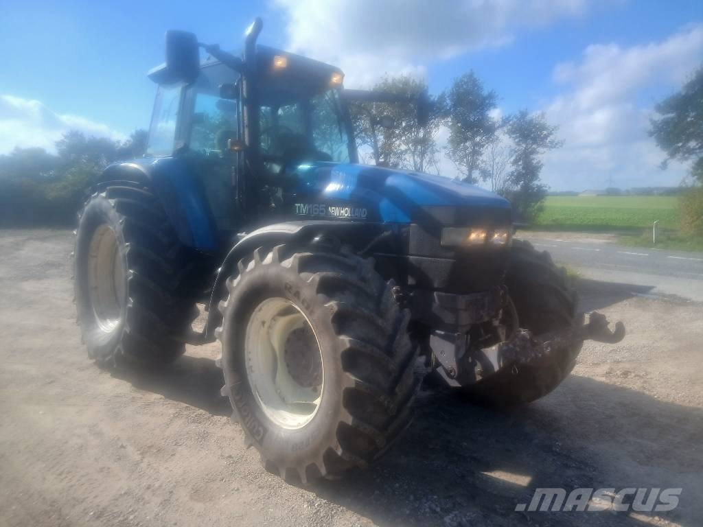 New Holland TM 165 med frontlift Tractoren