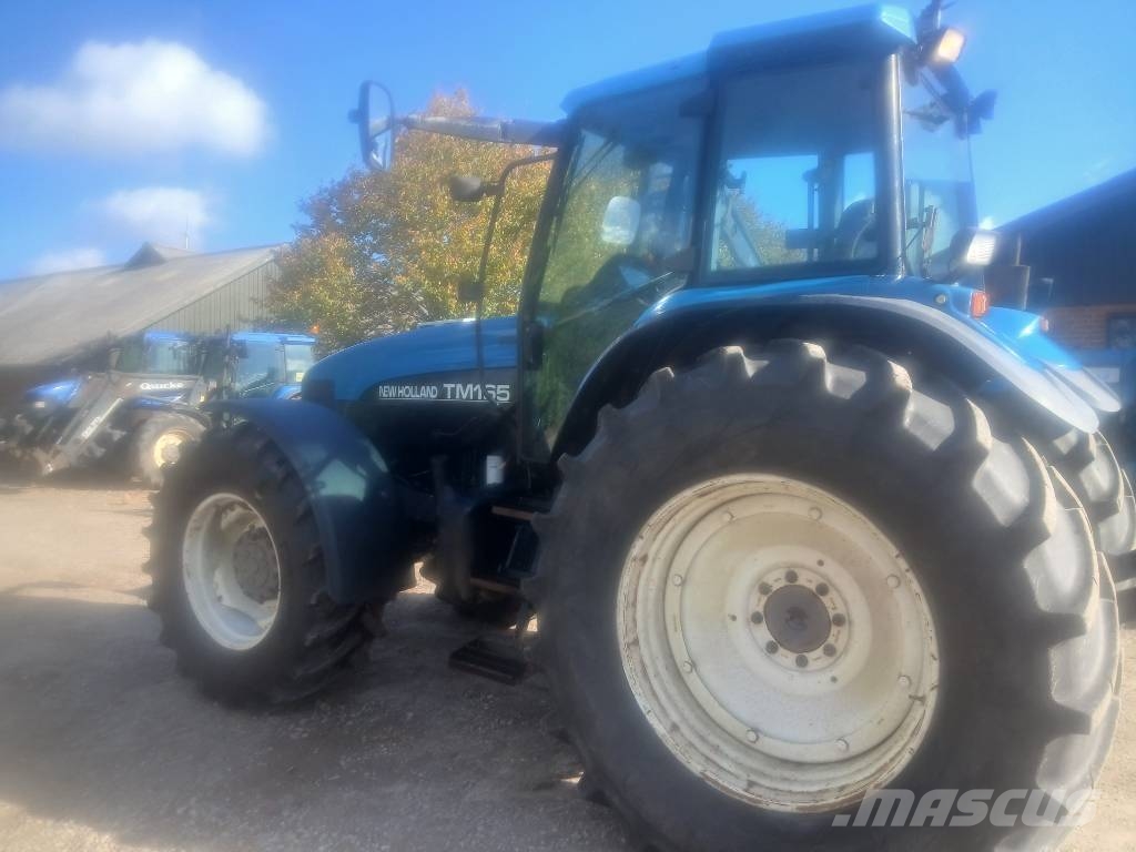 New Holland TM 165 med frontlift Tractoren
