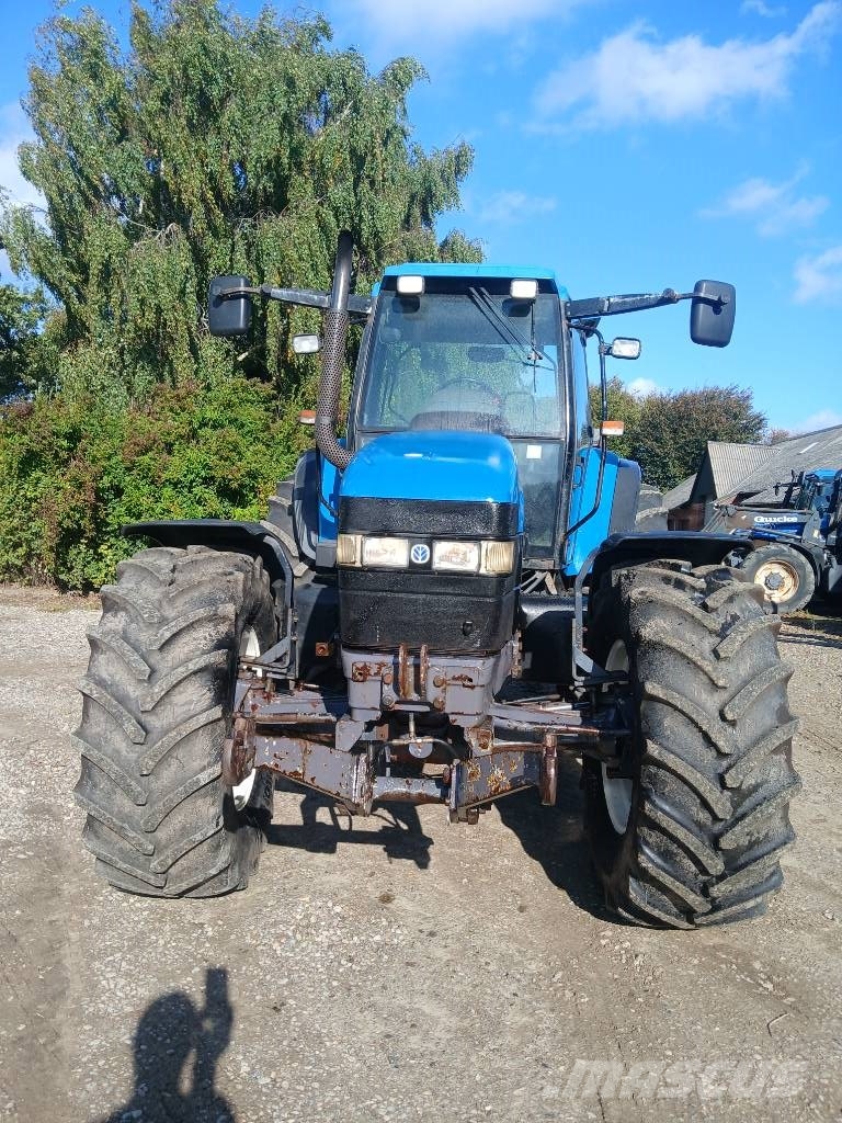 New Holland TM 165 med frontlift Tractoren
