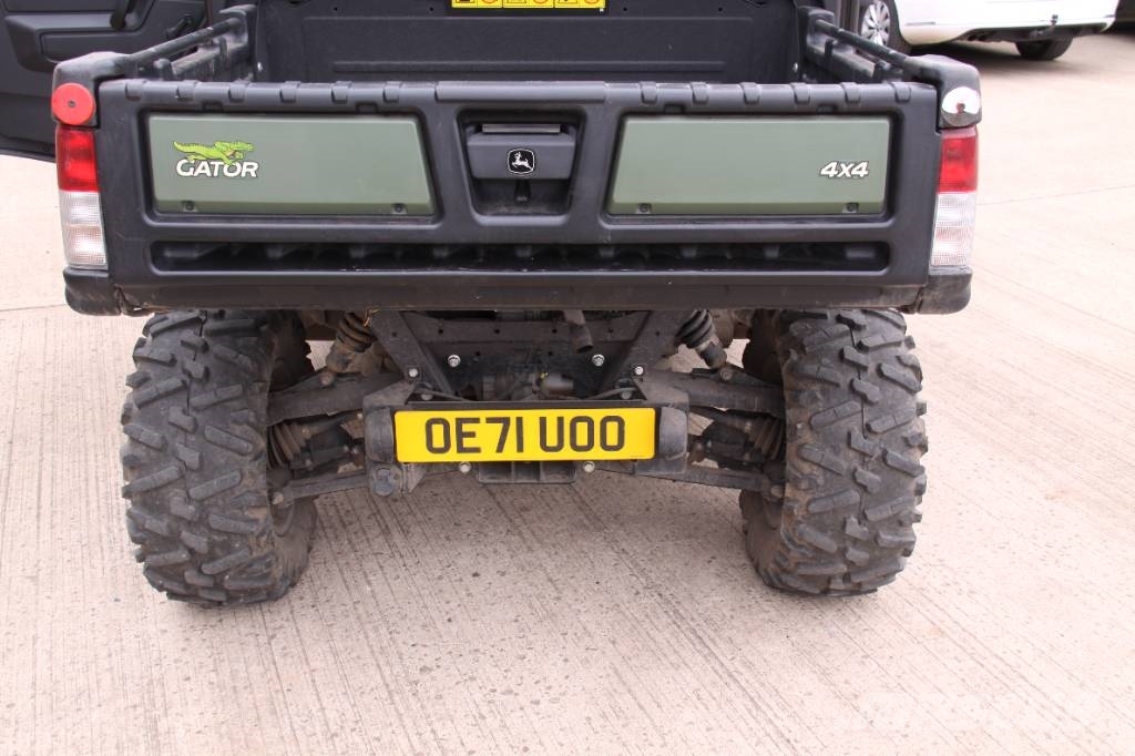 John Deere XUV865M Redskapsbærere
