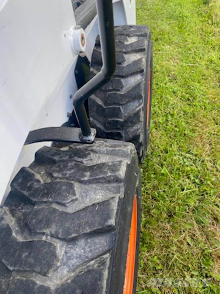 Bobcat S450 لوادر انزلاقية التوجيه