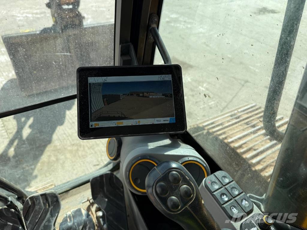 JCB 131 X L Rupsgraafmachines