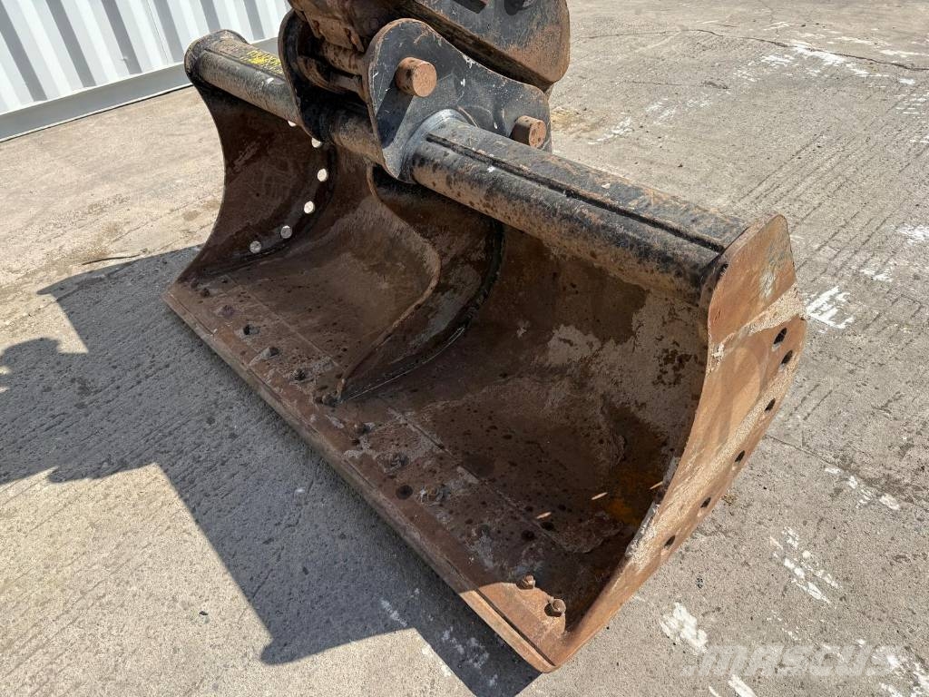 JCB 131 X L Rupsgraafmachines