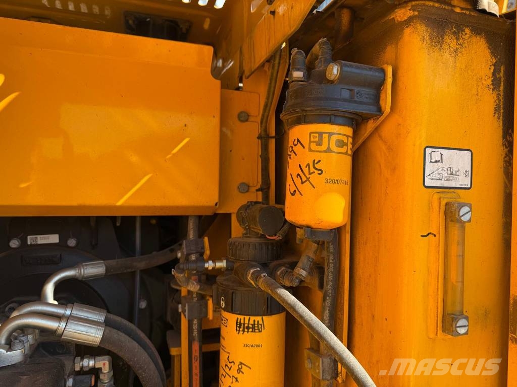 JCB 131 X L Rupsgraafmachines