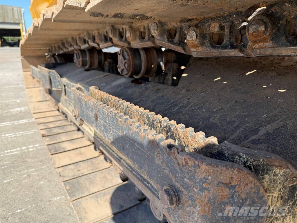 JCB 131 X L Rupsgraafmachines