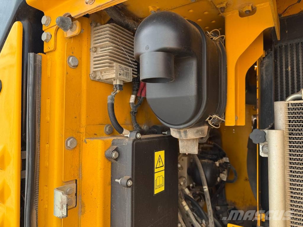 JCB 131 X L Rupsgraafmachines