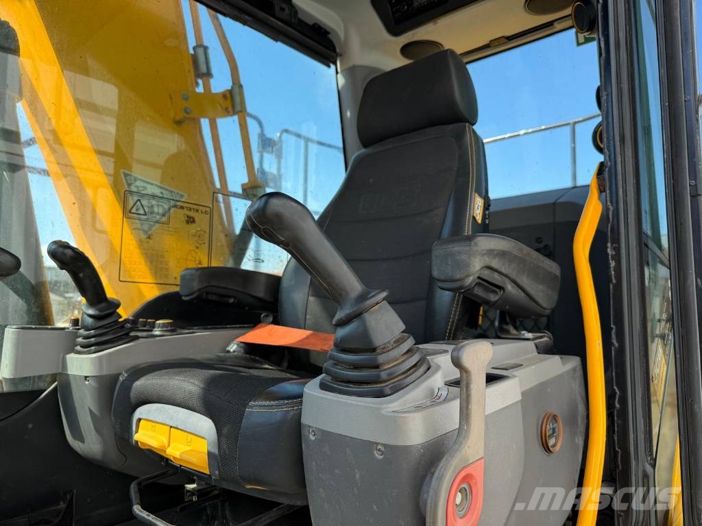 JCB 131 X L Rupsgraafmachines