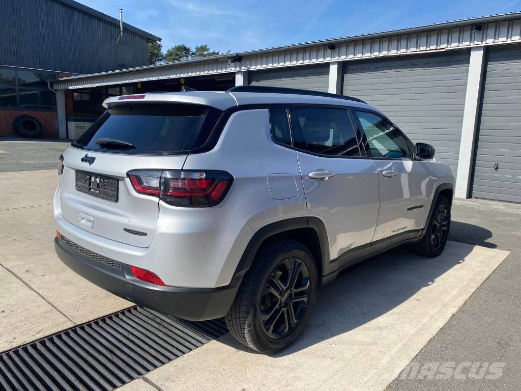 Jeep Compass PKWs