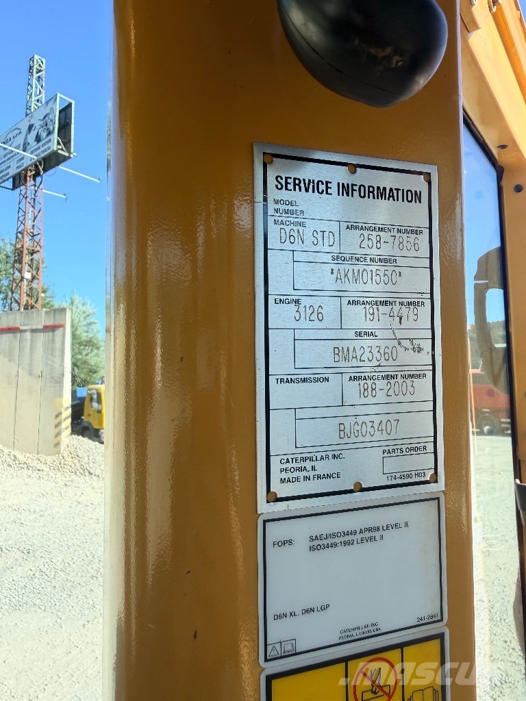 CAT D 6 N XL Crawler dozers