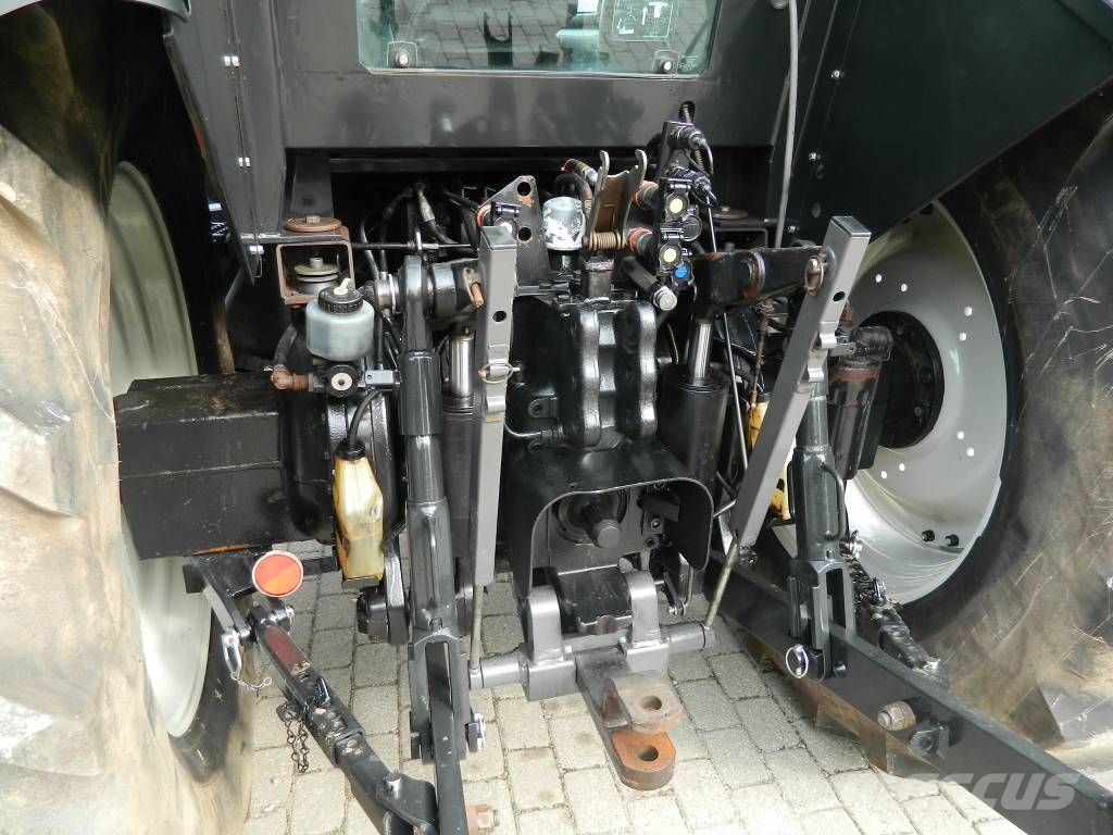 Valtra T 150 Traktori