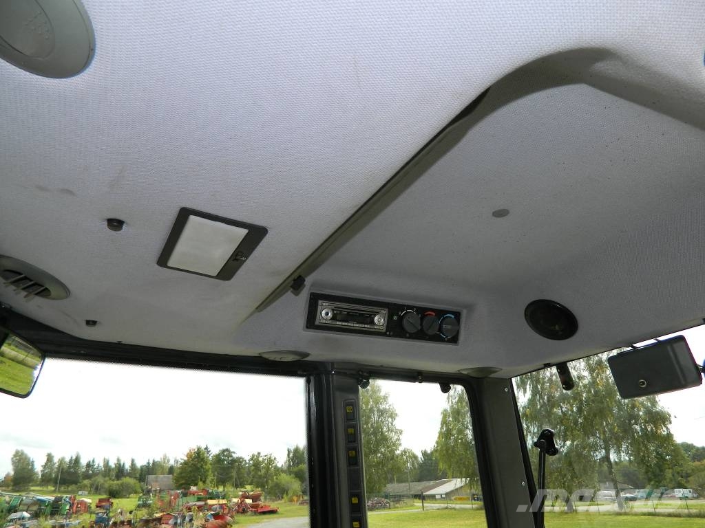 Valtra T 150 Traktori