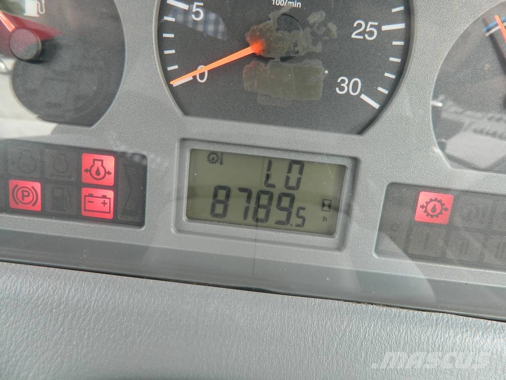 Valtra T 150 Traktori