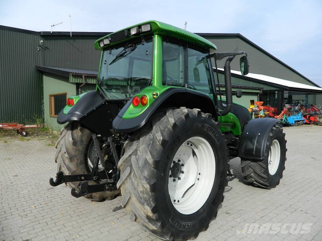 Valtra T 150 Traktori