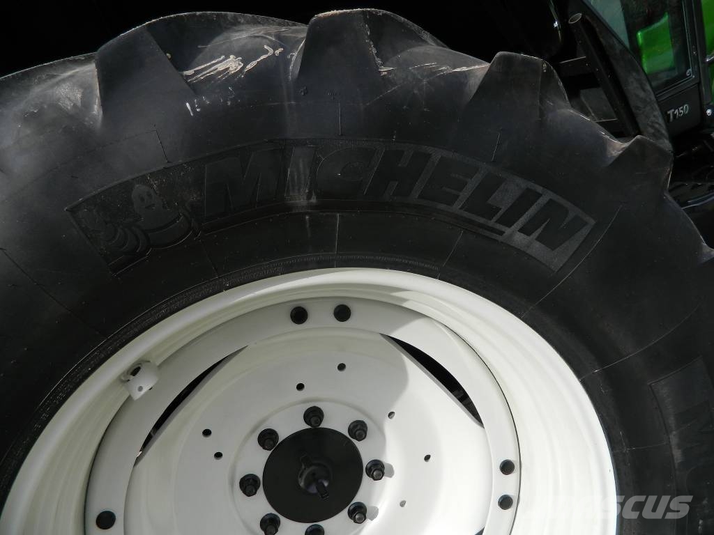 Valtra T 150 Traktori