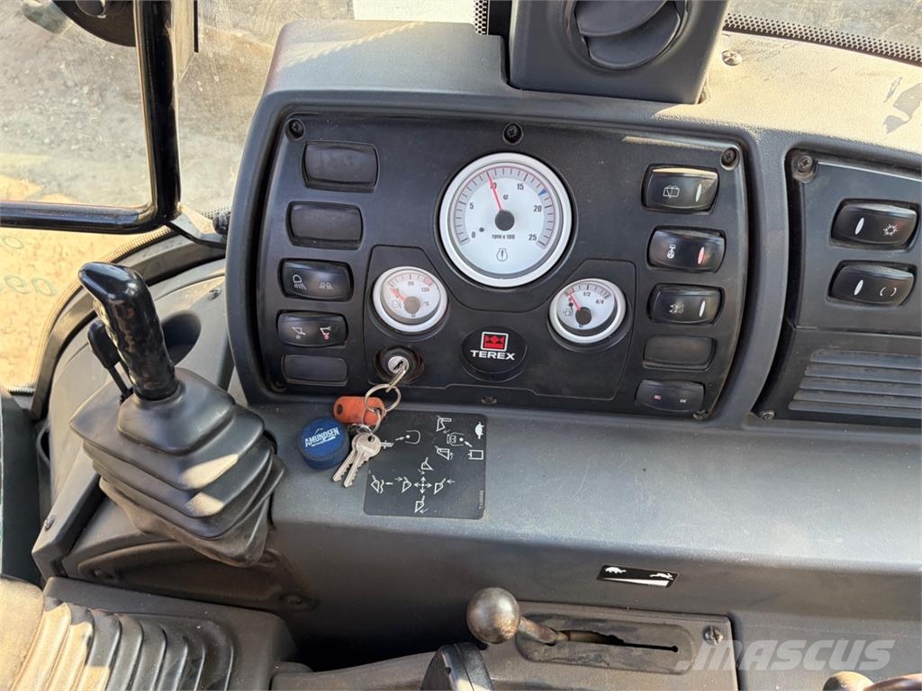 Terex TLB 890 PS Būvniecība- Citi