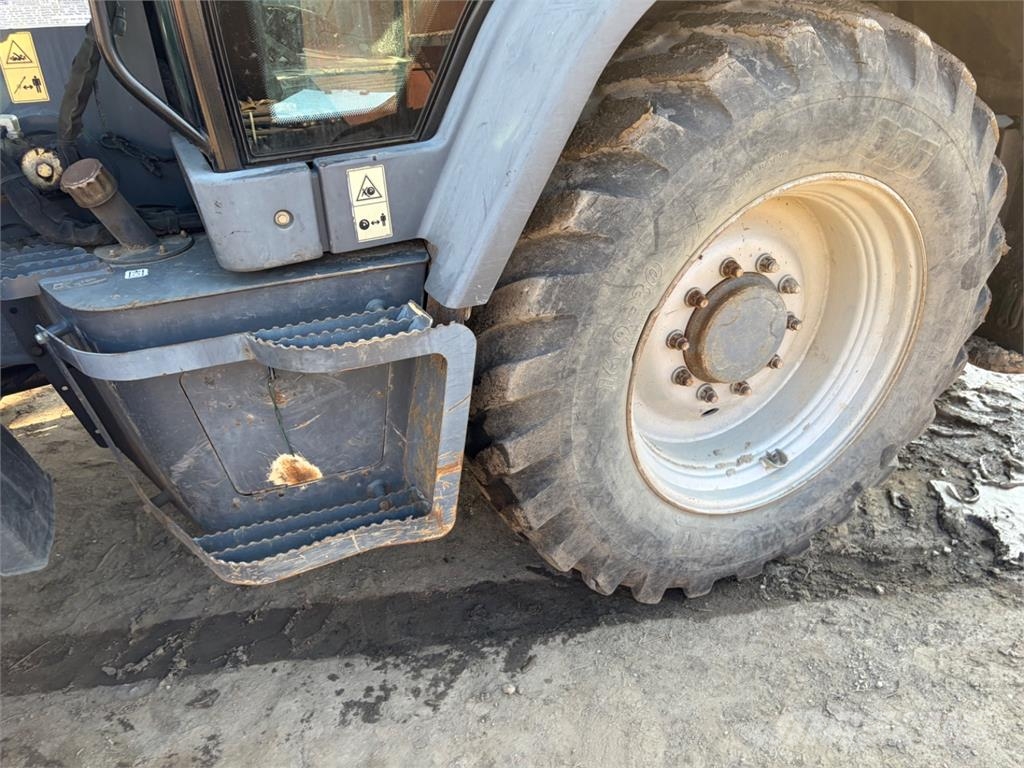 Terex TLB 890 PS Būvniecība- Citi