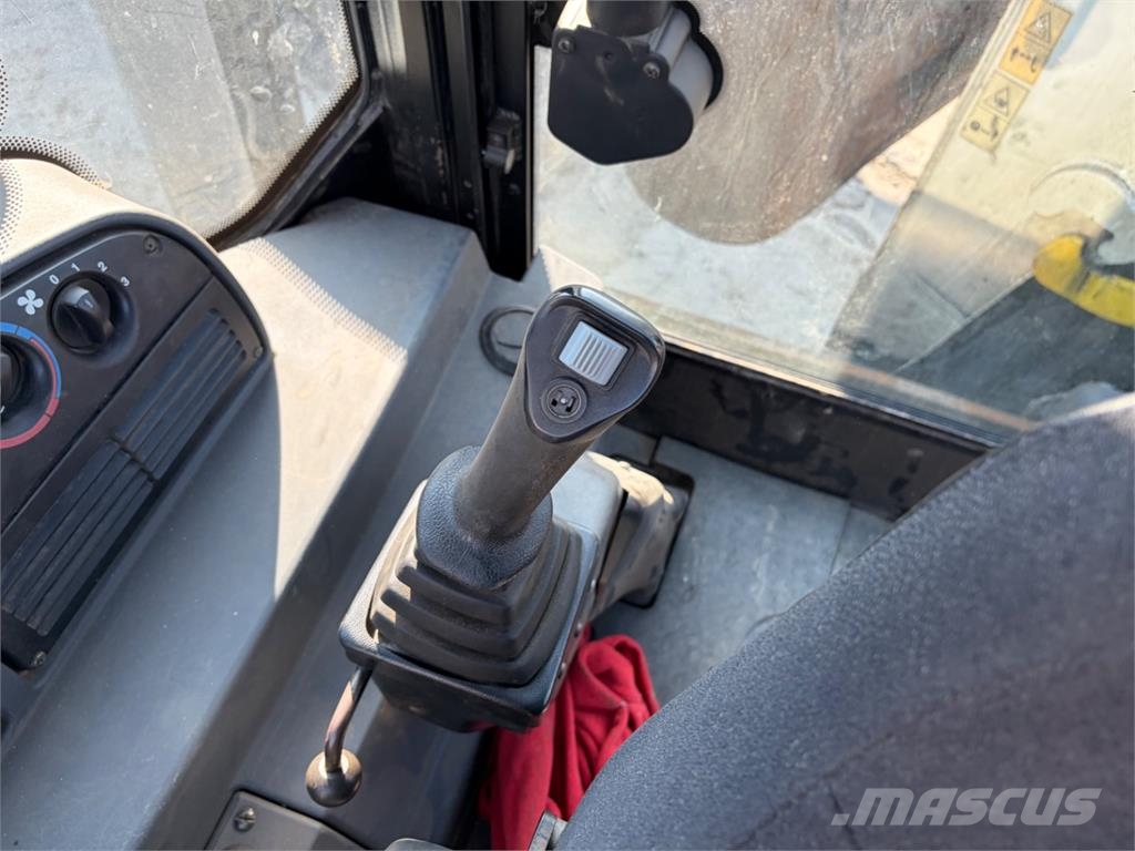 Terex TLB 890 PS Būvniecība- Citi