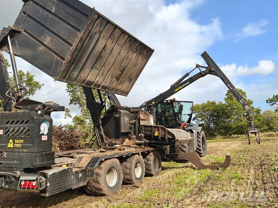 Pezzolato PTH1200/1000 G + CLAAS XERION Holzhäcksler