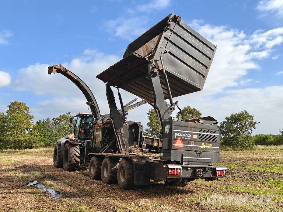 Pezzolato PTH1200/1000 G + CLAAS XERION Holzhäcksler