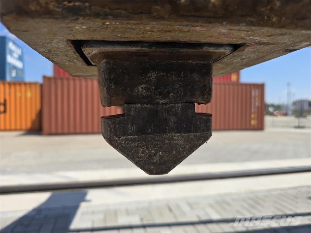 Kalmar DRG450-60S5 Reachstackers