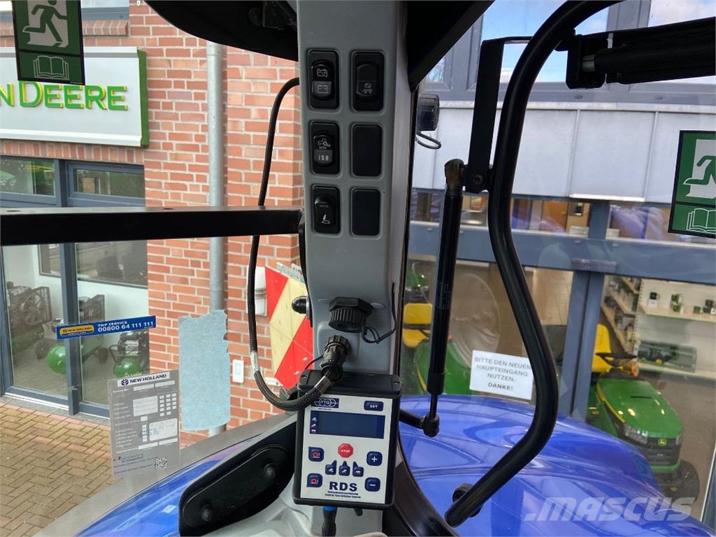 New Holland T7.315 Traktory
