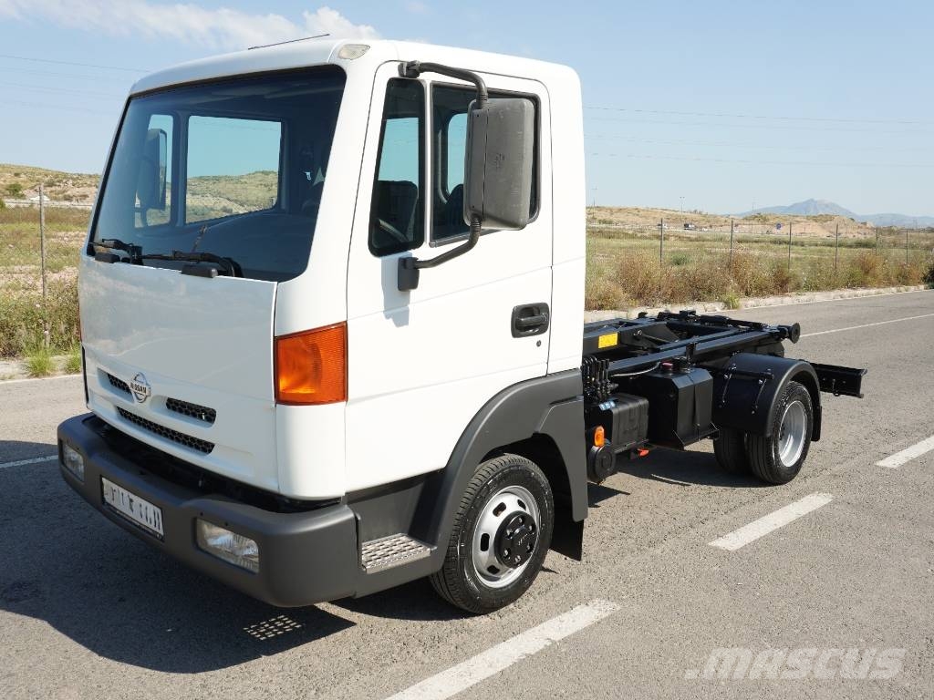 Nissan ATLEON MULTILIFT Vaihtolava-autot