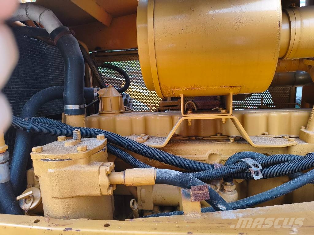 CAT D7G Grejdery