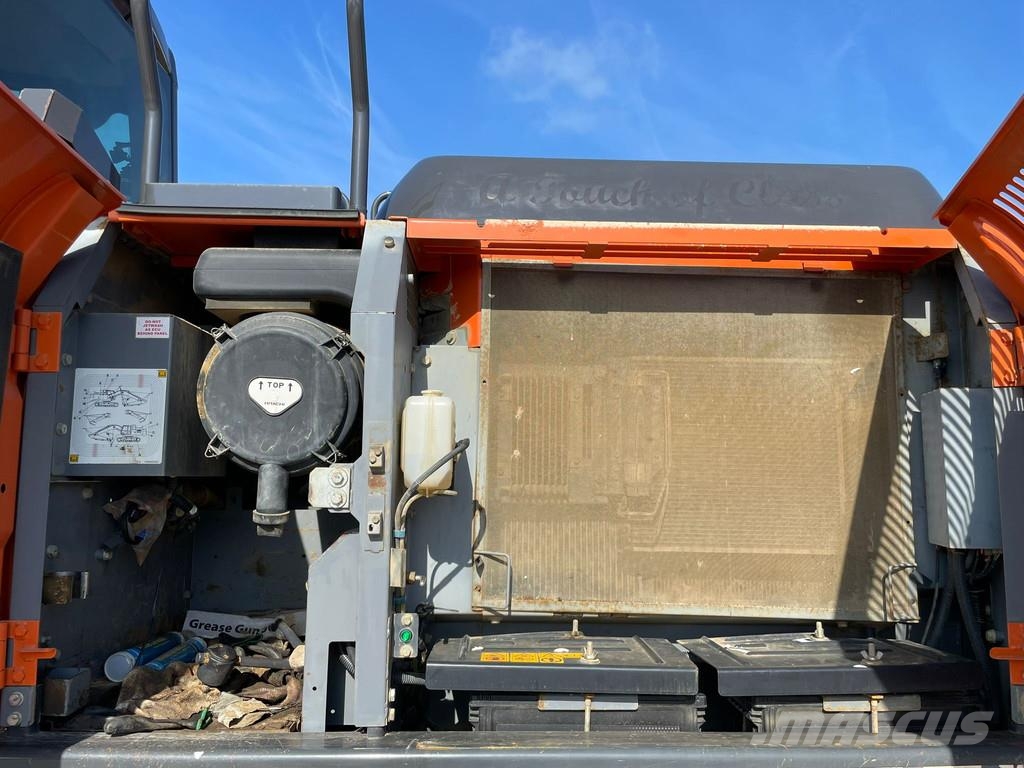Hitachi ZX210LC-6 Bageri gusjeničari