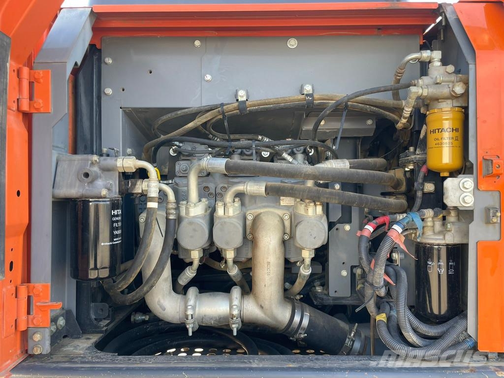 Hitachi ZX210LC-6 Bageri gusjeničari