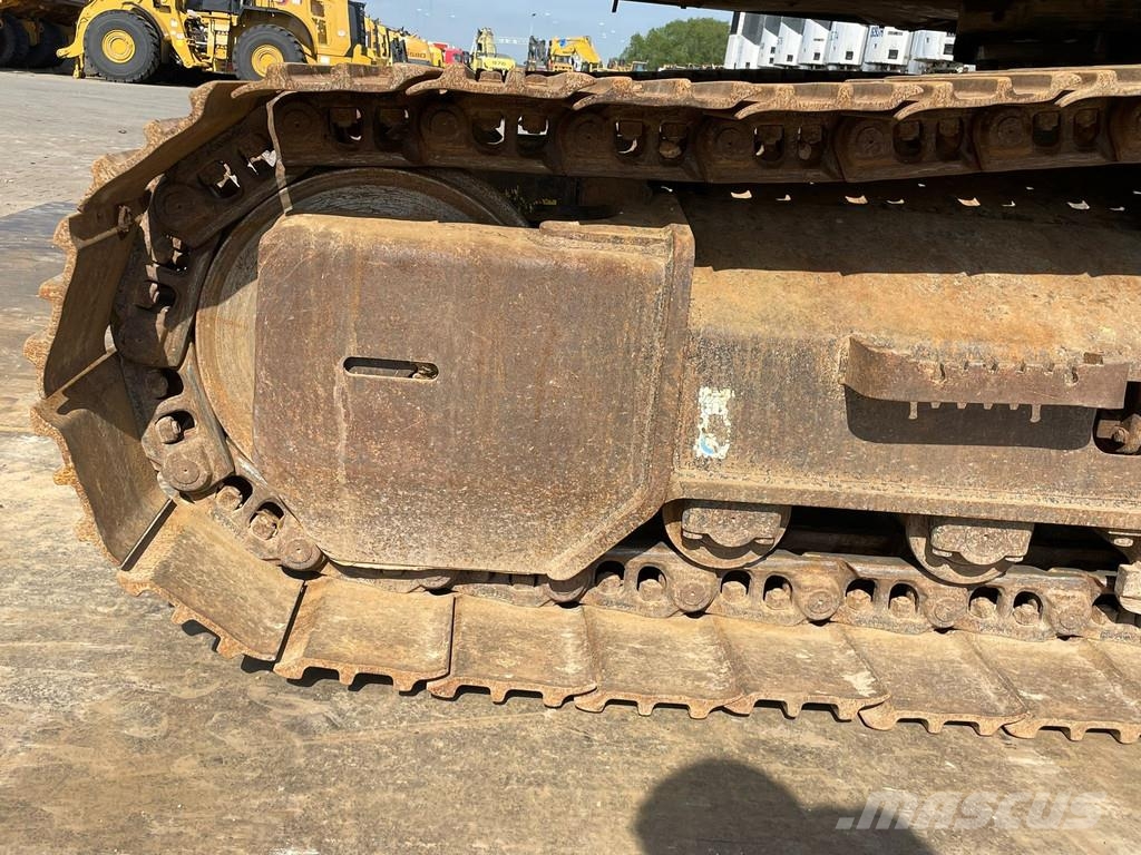 Hitachi ZX210LC-6 Bageri gusjeničari