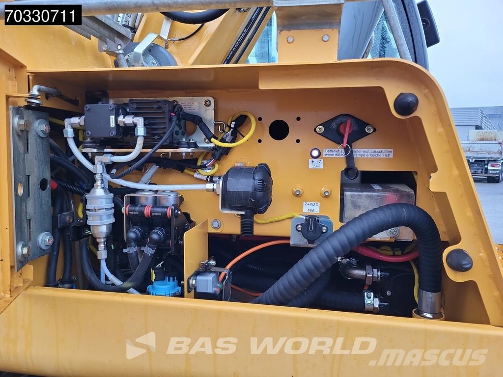 Liebherr R936 NLC حفارات زحافة