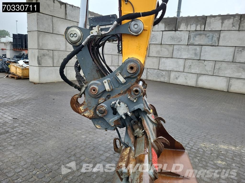 Liebherr R936 NLC حفارات زحافة