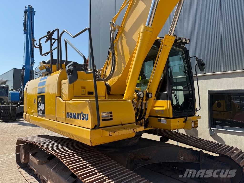 Komatsu PC 240 NLC-11 - PC 240 NLC-11E0 - PC 240 حفارات زحافة